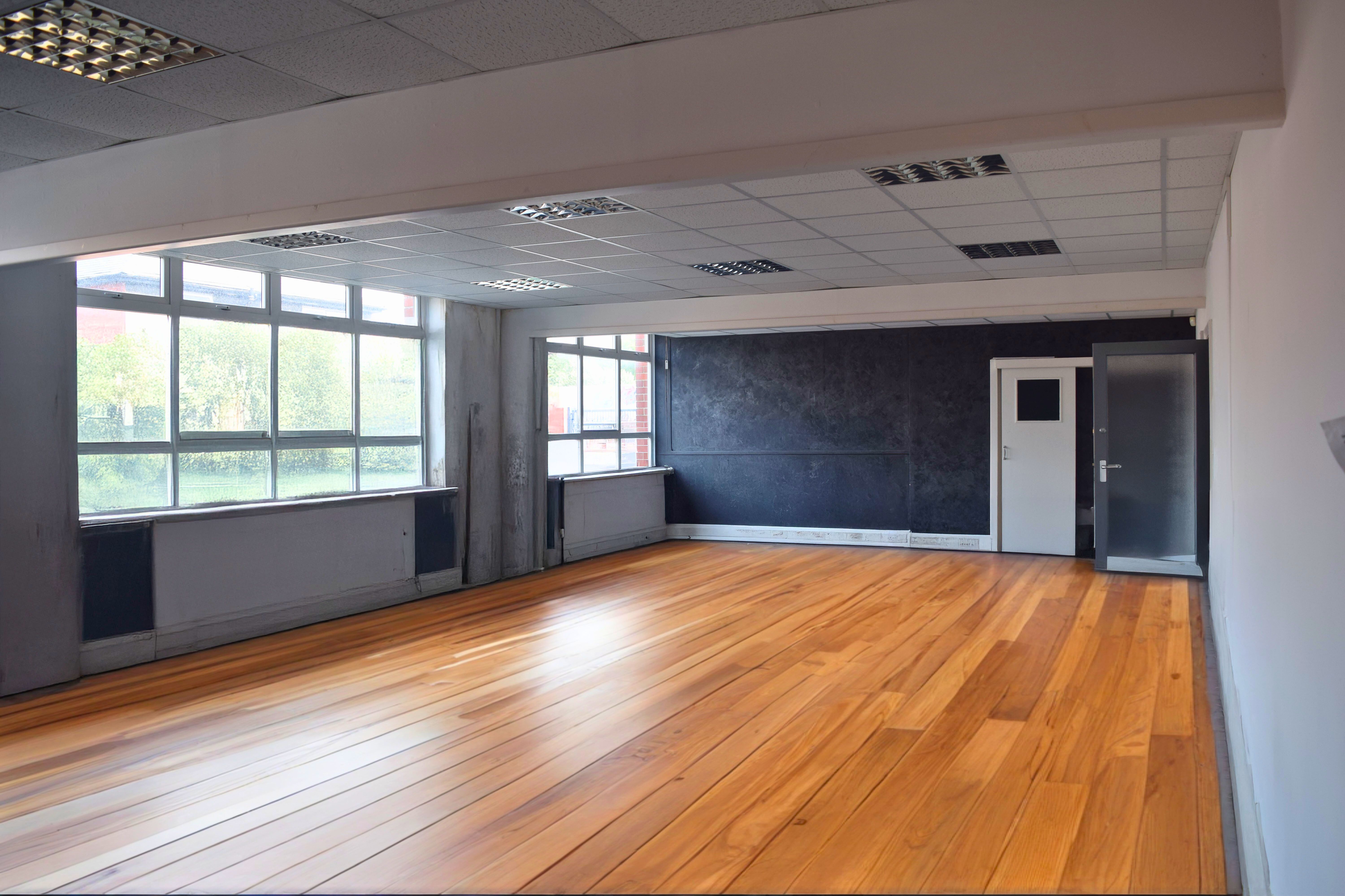 Office in Blackburn - photo 3